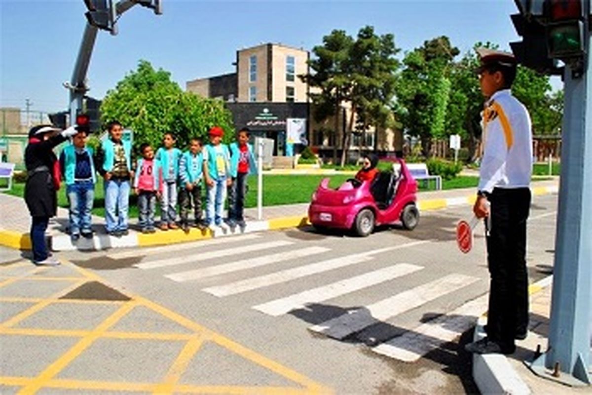 رک‌های موزش ترافیک، ماده ارائه خدمات حضوری به انش‌آموزان و خانواده‌ها