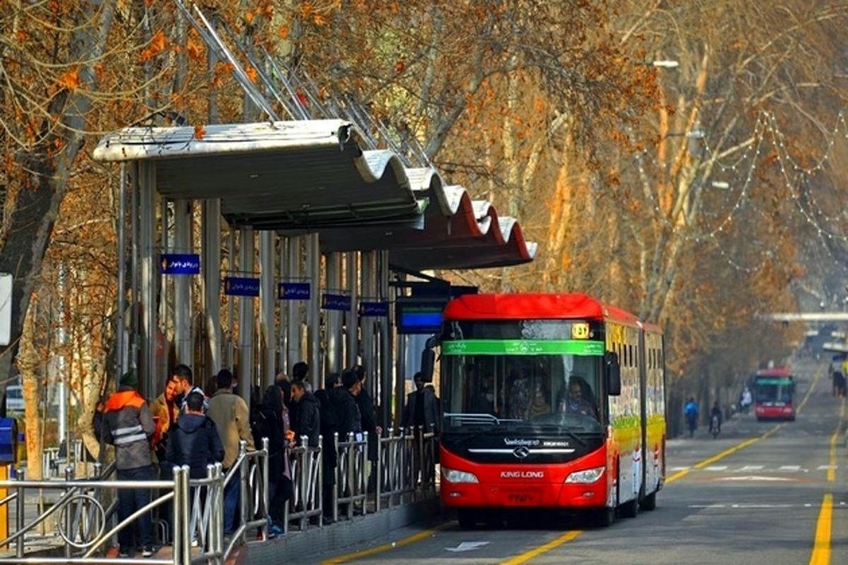 400 اتوبوس شهرداری، رانی‌ها را به مراسم بزرگ لام فرمانده در ورزشگاه آزادی می‌برند