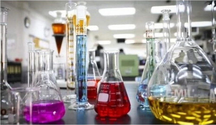 اقدامات احتیاطی برای مواد شیمیایی در آزمایشگاه و خانه