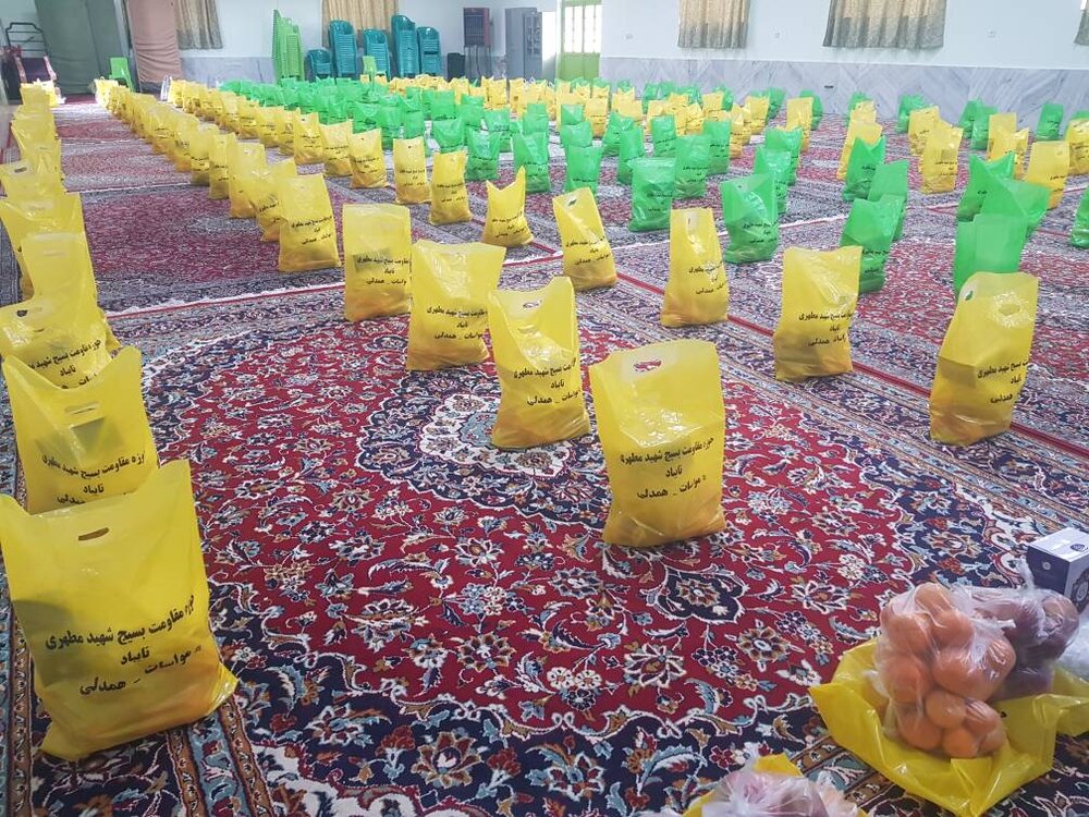 توزیع بسته غذایی به مناسبت شب یلدا در بیجار - خبرگزاری مهر | اخبار ایران و جهان