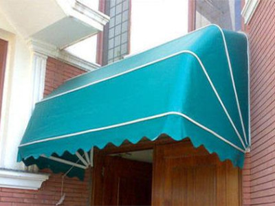 How resistant is a stroller canopy to wind and bad weather conditions