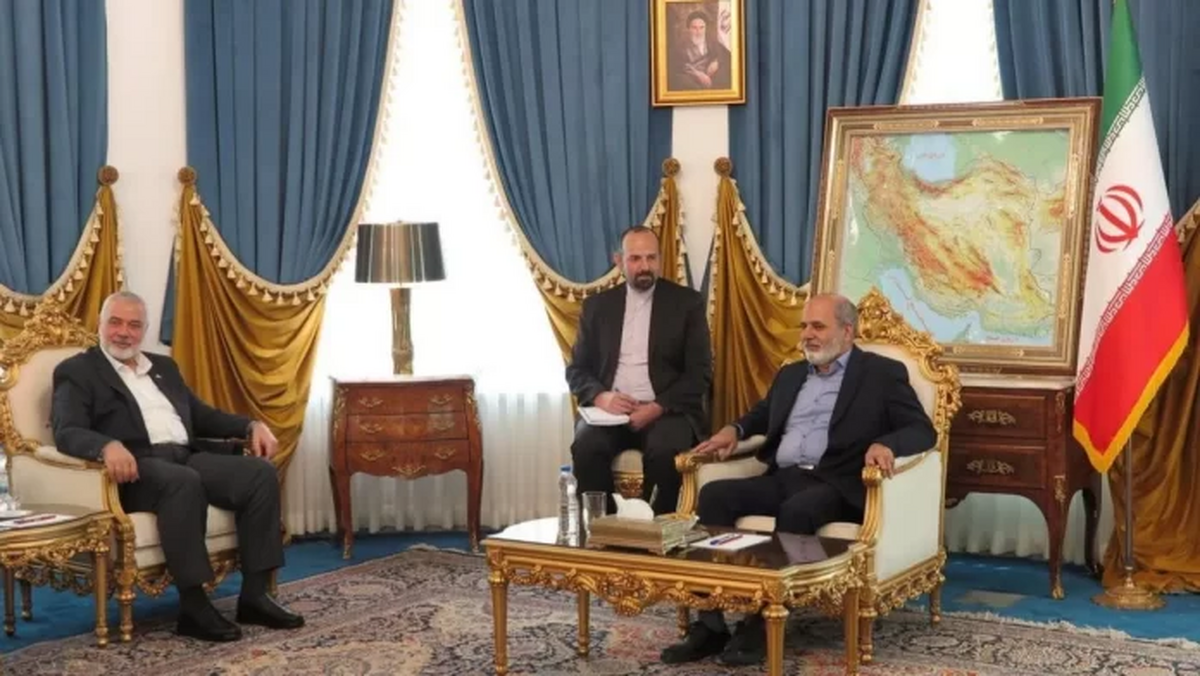 اسماعیل هنیه با دبیر شورای عالی امنیت ملی کشورمان دیدار کرد